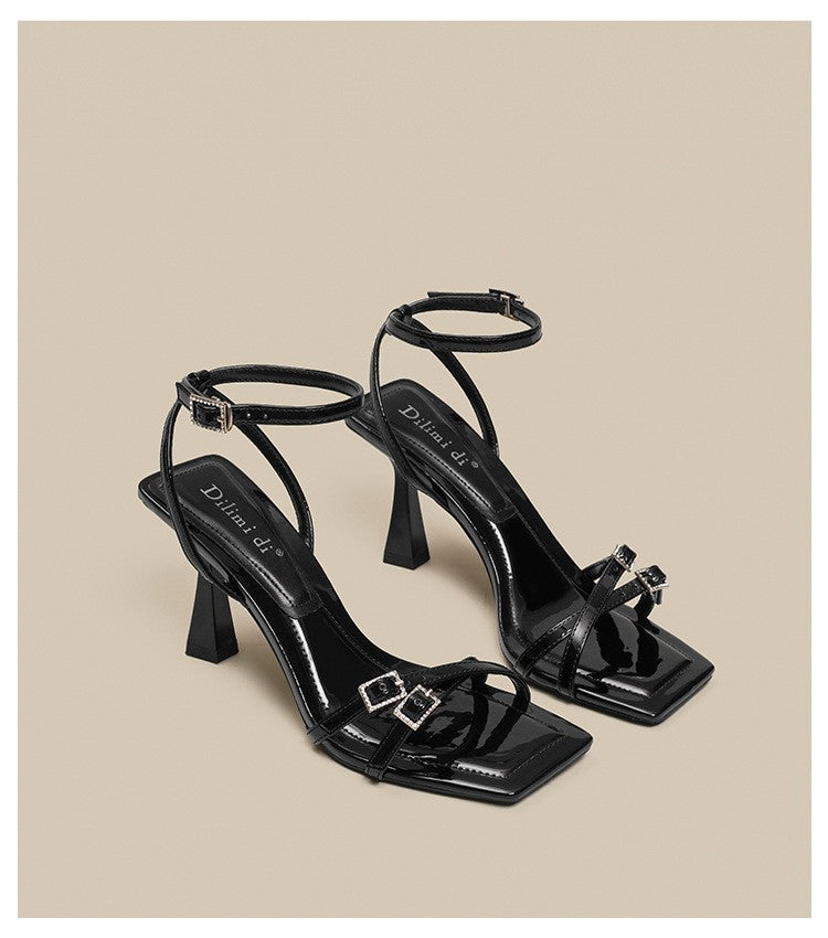 SANDALES À TALONS ÉPAIS À BOUCLE