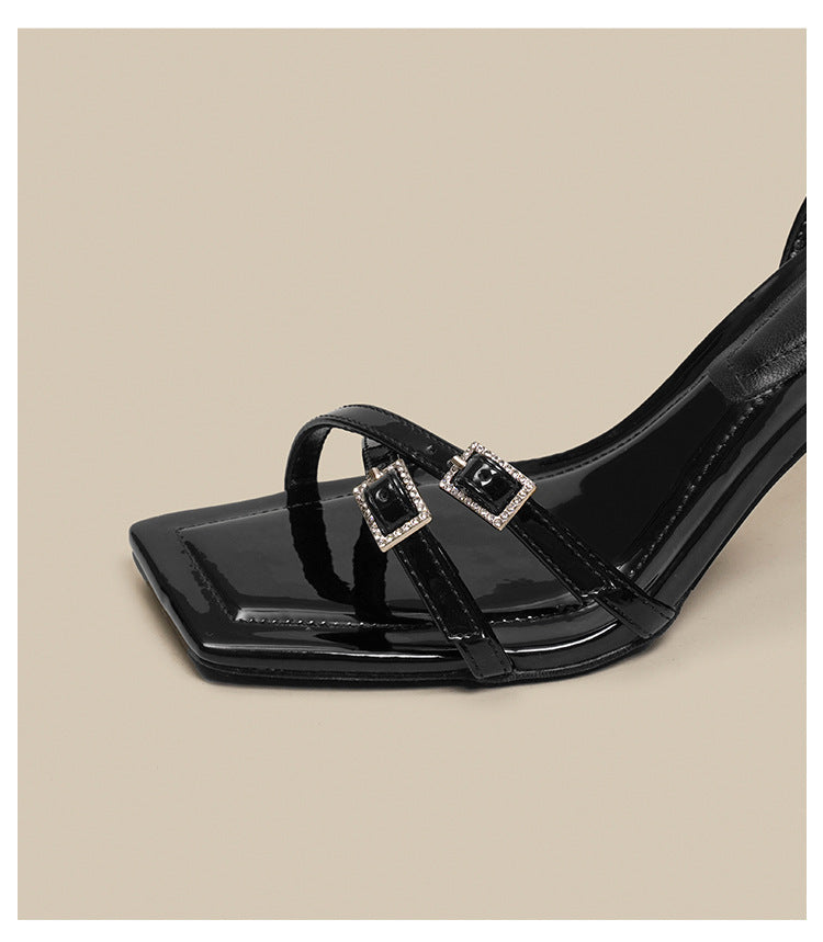 SANDALES À TALONS ÉPAIS À BOUCLE