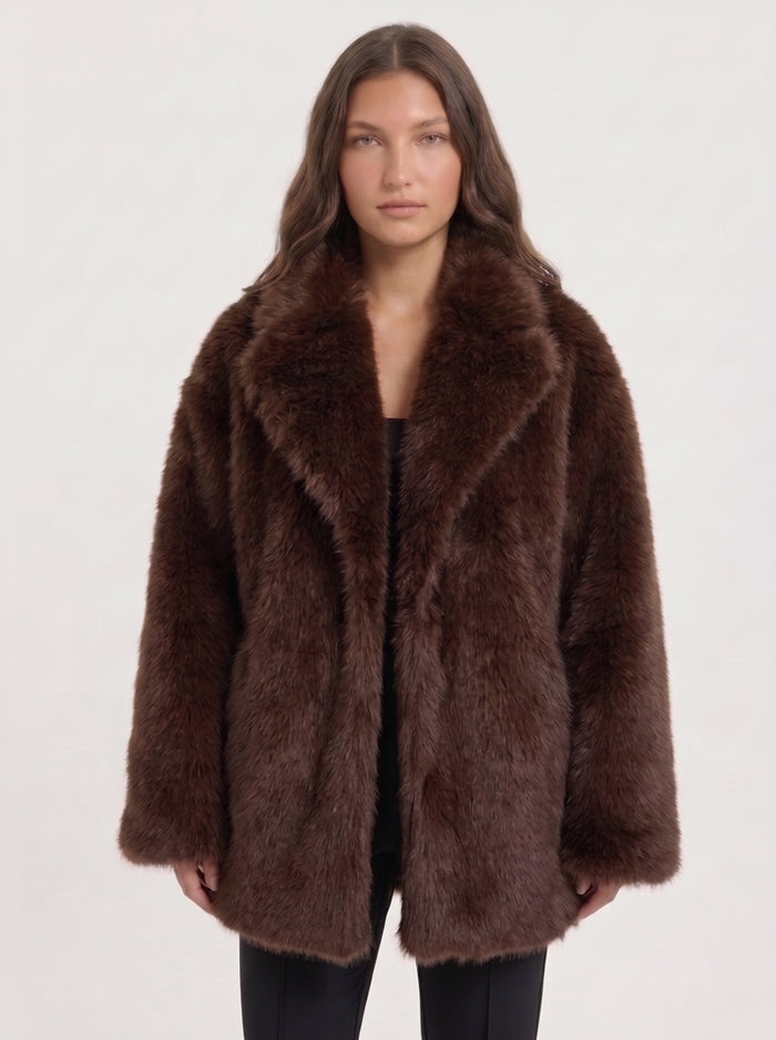 Manteau femme effet fourrure mi-long avec ceinture